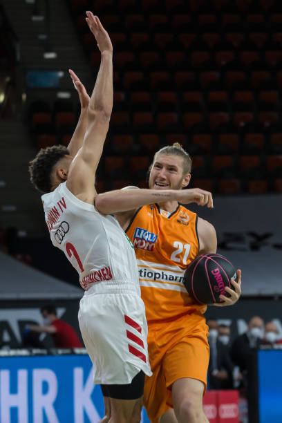 恩昆库社媒告别切尔西：感谢球队所做的一切，送上最美好的祝愿