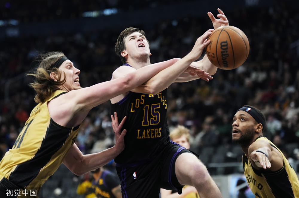 体育美网：加拿大黑马费尔南德斯挺进四强